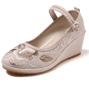 Casual Embroidered Canvas Wedge Shoe